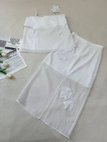 25Ss. 自带氛围感的白月光女神裙2件套 亮片立体花朵吊带上衣+开衩拼纱花朵直筒半裙 一套穿太美艳啦 纯欲优雅天花板 整体都做了拼接网纱的设计 朦胧美绝了 加