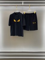 芬迪 Fendi 高端定制 2025春夏新款首发专柜最新款短袖短裤休闲套装 重工凹凸图案设计 领子袖子做破洞设计 高端订制 设计前卫时尚！品牌Logo重工艺设计