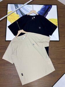 Fila 斐乐官方更新 男士冰丝短袖 让你清凉一夏！冰感科技弹力觉醒户外运动短袖T恤 冰感科技 弹力觉醒 360°四面弹力冰感面料，如第二层肌肤般贴合身形。0.
