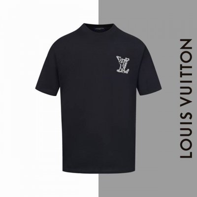款号#Z6 Lv前后新款刺绣大标圆领短袖 Louisvuitton官网一致款式 面料：32支双纱280克纯棉面料 同缸同色织染螺纹 颜色一致 工艺：进口机器前后