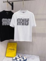 新品 Miu家族男士时装款圆领短袖T恤，贸易公司洋行货，重磅高级心水之物，25年早秋系列，超级明星级Top单品！ 客供埃及进口顶级面料，甄选尼罗河区域光照极好的