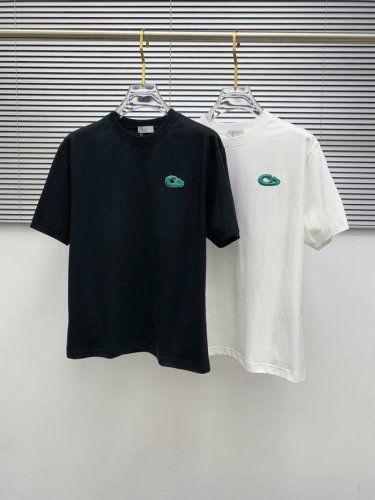 Ss迪奥纯棉最新面料经典标识图案Logo时尚简约潮流短袖，最顶级的品质专柜原单短袖，顶级制作工艺进口面料，专柜款独特设计，采用进口高端订制面料。官网在售！面料版