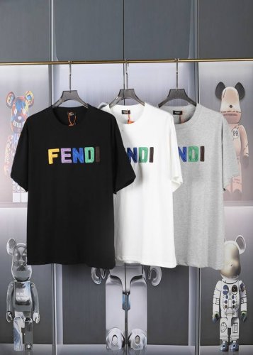 Fendi芬迪春夏新款绣花休闲短袖.细节原版开模.前片双F采用不同颜色高端绣花 纯棉双纱280G.32支 面料舒适柔软 三标其全.男人首选必配T恤 颜色:黑色.