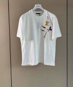 LV 2025Ss早春新款、胸前刺绣图案短袖.尺码：S-Xl