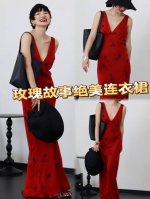 高级感玫瑰故事修身连衣裙 氛围感长裙 摇曳生姿 气质迷人 设计感十足凸显时尚与优雅简直就是古希腊掌管美的神仙裙子 Smlxl