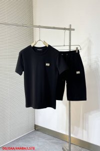 L578 Dg杜嘉班纳 25春夏顶级同步短袖T恤 采用客供进口100%-双丝光面料制成，原版面料，品牌辨识度超级强，高街与精致风情十足，绝对能成为高街出镜不二之