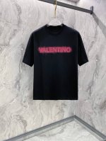 vltn# 2025春夏新款圆领 首发专柜最新款短袖圆领T恤 高端订制 设计前卫时尚 品牌Logo重工艺设计 高端定制原版面料 手感柔软 上身穿着舒适 专柜级别