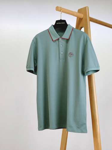 loropiana L. P2610Ss春夏新品 Lp起脚珠地翻领短T。 非常规面料裁剪缝制 , 像毛衣一样横机提花织造！ 进口丝光棉纱线, 厚度和常规珠地一样