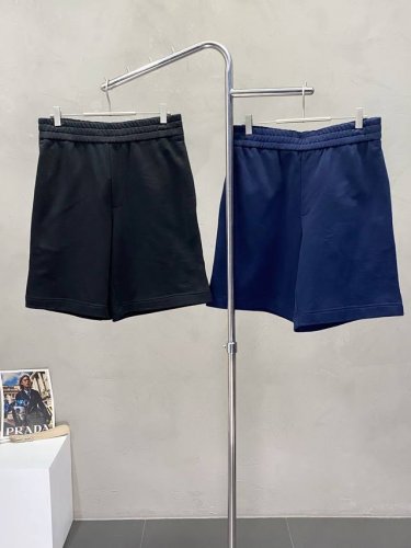 Burberry巴宝莉独家专供新款休闲短裤高端版本 专柜定制面料 透气舒适度高，细节无可挑剔，品牌元素设计理念，体现高品质。手感细腻柔软！呈现休闲裁剪，上身版型
