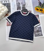 Gucci2025新款双G提花针织短袖 定制纱线织造 质感舒适 透气好穿 短袖针织上衣剪裁 双色交织满印菱格分布双G字母提花 定色定染工艺 完美还原品相 圆领恰
