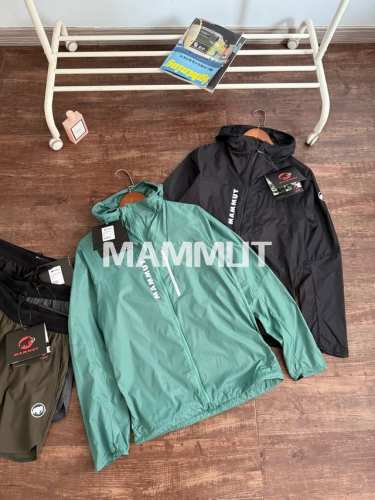 颜色：黑色 绿色 尺码：S到Xxl Mammut猛犸象2025春夏男款轻量透气防风衣皮肤衣Aenergy Wb 线上 + 今年最新配色！轻量化面料，单件100+