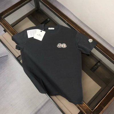 amon*Cler 蒙口 2025春夏最新款短袖T恤，男女同款定制专属纯棉面料，定制原版工艺螺纹，胸前定制双标Logo点缀！简约大方，从容百搭，档次极高，完美融