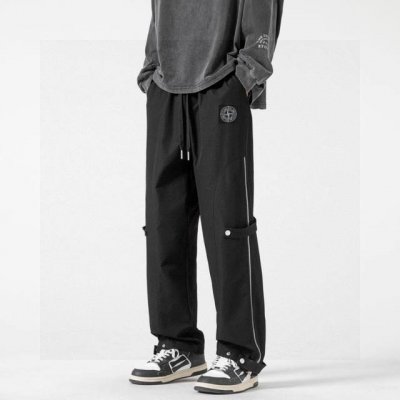上新 stone Island 石头岛 专柜限定系列美式户外运动直筒工装裤长裤 男女同款 裤型两侧金属拉链开叉设计 裤腿和裤脚处再搭配运动排扣设计 高街元素体现