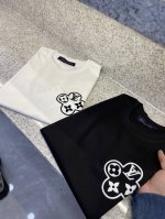 Ly.驴牌路易2025春夏新品短袖T恤定制专属80支双股丝光长绒棉专柜25 Ss新品热卖 胸前形象图案Medusa仿手绘工艺印花！一款比较抽象概念设计，彰显个性