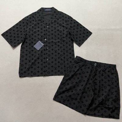 上衣 短裤 Lv植绒字母套装