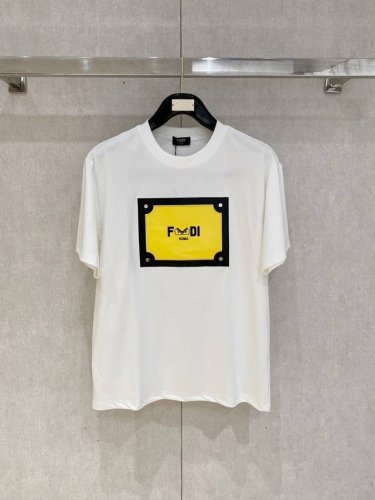 fend* 2025新款短袖T恤 定制面料，手感柔软，穿着舒适，做工精细 M-3Xl