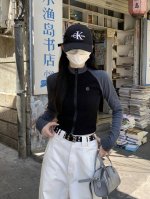 120。Lululemon露露家长袖紧身T恤女 正肩修身鱼骨运动瑜伽服健身上衣，是一款非常适合运动爱好者的衣服。它采用高质量的面料制作，具有非常好的透气性和吸汗