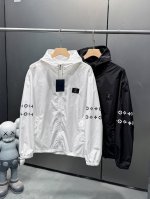 ＬＶ路易威登新款防晒衣2025夏季新款轻薄透气户外防紫外线连帽防晒服潮 时尚动感连帽设计，运动潮流 面料穿着如皮肤般贴 门襟光泽拉链，拉合顺滑，咬合密实，不易卡