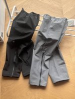 供 Mont Bell 雨舞者全压胶户外防水冲锋裤 黑色 灰色 S~Xl 原版定做网格纹路面料，带户外便携收纳袋，随意收纳折叠 抗褶皱！下摆开口压胶拉链设计，松