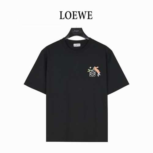 loewe 罗意威 25Ss 联名Suna Fujita 兔子徽标刺绣短袖T恤 轻盈棉质 T 恤，正面饰有小兔图案，搭配 Anagram 刺绣。 T 恤为 Lo