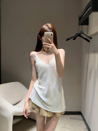 loro Pian* 25Ss春夏新款 无袖针织背心丨独家Yb开发！高版出品！透气感极佳 夏日出街回头率 单穿叠穿都非常的Nice ！以其精致繁复和卓越非凡的轮