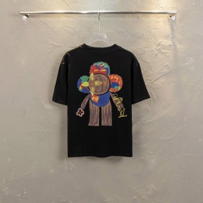 款M132 Lv太阳花 Louis Vuitton 路易威登秀场限定24Ss新款Lv字母后背太阳花白墨数码印花圆领短袖T恤 280重磅纯棉，随意对比 采用特定重
