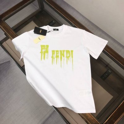 Fendi 芬迪 2025最新款情侣款圆领短袖 情侣T恤～ 春夏新品 高品质 时尚百搭潮款 定制进口面料 ！穿着舒适 透气 时尚不失个性 上身休闲随性 帅气有型