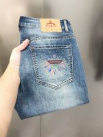 p*Ada 普拉哒2025春夏新款男士修身小脚牛仔裤 官网同步简洁时尚 爆款 高端定制 原单狠货 后裤袋印花Logo设计 定制进口丹宁水洗牛仔纯棉面料 原版辅料