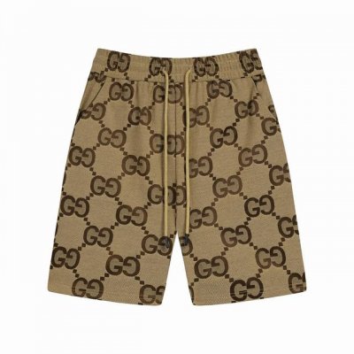 Gucci 古驰 24Ss 满印老花提花短裤 采用纯棉面料精心打造，高克重的精梳棉紧密厚实，舒适透气，不易变形，上身立体有型。 经典的剪裁版型，腰部采用松紧抽绳