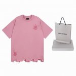 实拍图 顶级版本.官网品质 Balenci*Ga 25新款 正面以涂鸦加刺绣麦穗经典图案，后面字母彩色手绘涂鸦色彩碰撞做旧短袖T恤# Ss25最新款。第一时间研