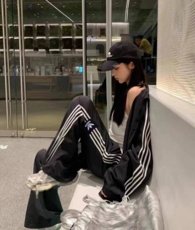 新款上新 原单正品 Adidas 阿迪达斯女款简约休闲长裤 整单出货 海外订单 Qc货 主要的问题就是订单延误 所以搞来了这批三叶草 贸易公司不计成本的往外出货