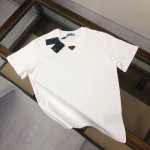 prada 普拉达 春夏最新情侣款三角标短袖T恤 全套定制辅料 精致经典三角铁标Logo点缀 定制纯棉面料 立体的同时又不会有闷湿感 舒适性与透气性兼优可亲肤