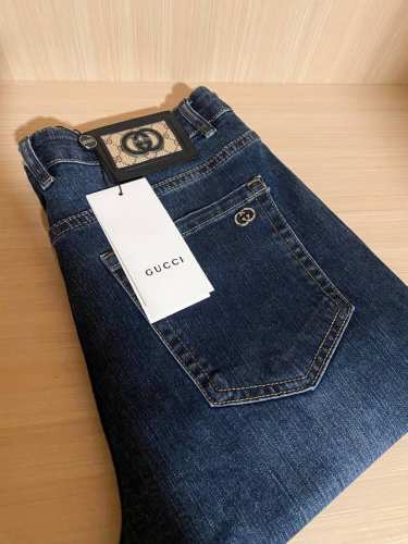 P170 Gucci 2025春夏新品经典男士时尚水洗牛仔裤，纯正 香港洋行渠道货 经典明星级单品，丹宁牛仔裤属于衣橱的必备单品，属于日常混搭和造型的利器 每个