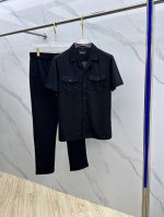 Kiton 2025春夏新款套装 男士翻领开衫短袖 柜台同步发售 简洁时尚百搭 高端品质 特殊定制定织定染面料 肌理细腻柔软 面料质感与舒适度亲肤性透气性极佳