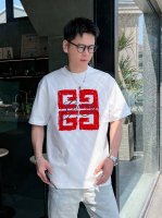 纪梵希 2025春夏新款首发专柜最新款短袖圆领T恤 高端订制 设计前卫时尚！品牌Logo重工艺设计 高端定制丝光云朵棉面料.手感柔软.穿着舒适.专柜级别精致车线