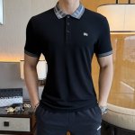 巴宝莉 2025Ss蛇年春夏新款Polo领短袖系列。精选优质珠地棉面料，时尚大牌元素Logo设计，上身版型超赞，面料细腻舒适透气，随意搭配都超级好看时尚型男必备