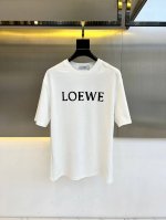 Lowe罗意威、25春夏新品系列， 印花Logo圆领宽松短袖T恤，定制同缸染色100%棉面料，手感非常舒服，春夏最新砖柜同步，时尚又个性 超级百搭好看的一款 男