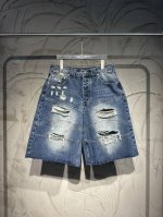 balenciaga新款巴黎世家牛仔裤破烂破洞割破磨烂风格25Ss春夏新款短裤7分裤 竹节纯棉牛仔面料重工洗水工艺 反复炒洗7 8次才还原的效果巴黎世家每年一款