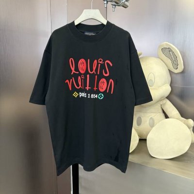 Lv 面料: 320克面料 40支双纱 尺码: S 120-140斤 M 140-160斤 L 160-180斤 Xl 180-200斤 Xxl 200-220