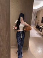 特价 小香小香烫钻休闲裤 仿牛仔面料，上身炒鸡舒服～ 颜色：蓝色 码数：Sml 见尾图