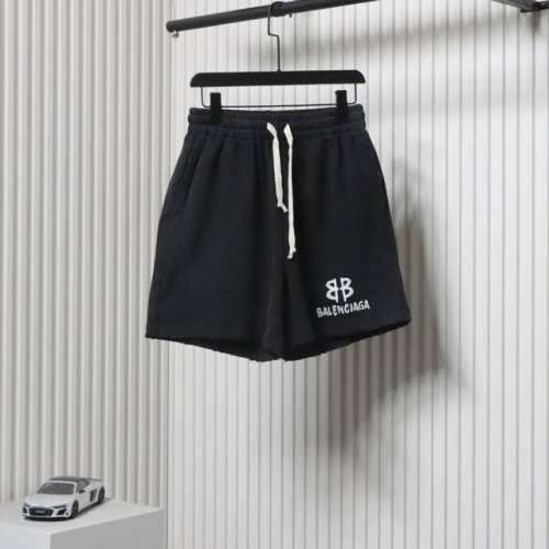 balenciaga 巴黎世家 手绘字母印花短裤 面料采用360克刷毛面料，订染颜色后整蚀毛处理，对照原版做丝滑超柔处理，布面肌理股线清晰明显，垂感一级棒，做工