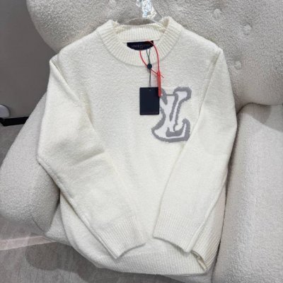 Louis Vuitton路易威登 1V 24Fw 镜像Logo嵌花毛衣 原10,900购入 定织定染绵羊毛55% 牦牛毛21% 锦纶20% 氨纶4%羊毛圈圈纱