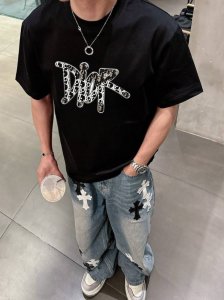 christian Dior 迪奥 50Ss新款经典印花短袖，明星穿搭款，采用双纱纯棉280G，印花工艺，面料颜色定制定染，不缩水不退色。手感舒服，质感超强潮男