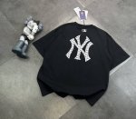 潮牌Mlbny洋基队刺绣小标情侣款短袖T恤！Ny新品印花圆领套头短袖T恤 男女情侣同款，面料采用260G纯棉双纱，面料亲肤舒适透气，触感细腻Ny洋基队情侣烫印T