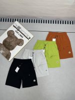 moncler 蒙口夏季新款纯色拉链口袋户外运动速干工装休闲短裤！松紧腰抽绳设计，刺绣小徽标装饰！拉链工装立体大口袋，运动时尚感十足！！ Moncler 蒙口