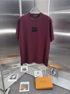 杜嘉*纳 Dg 刺绣顶级版本 区别通货 全年不下架，放心出售 款式：短袖T恤 面料：300克重双纱100%棉 罗纹：320克重索络纳1*1潮牌 工艺：刺绣工艺L