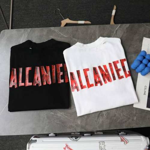 顶级复刻 高端定制 Balenciaga 巴黎世家 新款美工纸胶带图标拉浆印花做旧破坏圆领短袖T恤 颜色：黑色 白色 购入原版开模打造，全套定制辅料，细节决定成