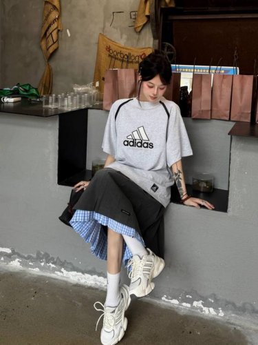 阿迪达斯Adidas 三叶草美式复古短袖男女同款拼接设计索罗娜街头情侣半袖 Adidas阿迪达斯三叶草短袖T恤男2025夏季新款运动休闲半袖货号：Im7839