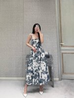 Dio* 25Ss春夏新款 印花吊带连衣裙丨独家高版出品 定制进口全棉材质 质感光泽 垂顺有型 通体满印热带植物蝴蝶印花图案元素 彰显品牌调性 开襟刻印钮扣调节