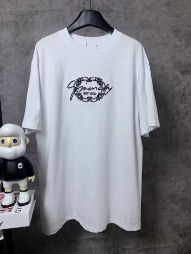 Givenchy*纪梵希 Givenchy*纪梵希刺绣标语刺绣短袖T恤 -定制260克32支全棉双纱紧密爽滑面料 布面干净 布纹清晰 手感非常细腻扎实 更加力挺